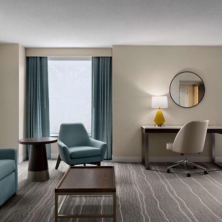 Doubletree By Hilton Norfolk Airport Hotel Exterior foto
