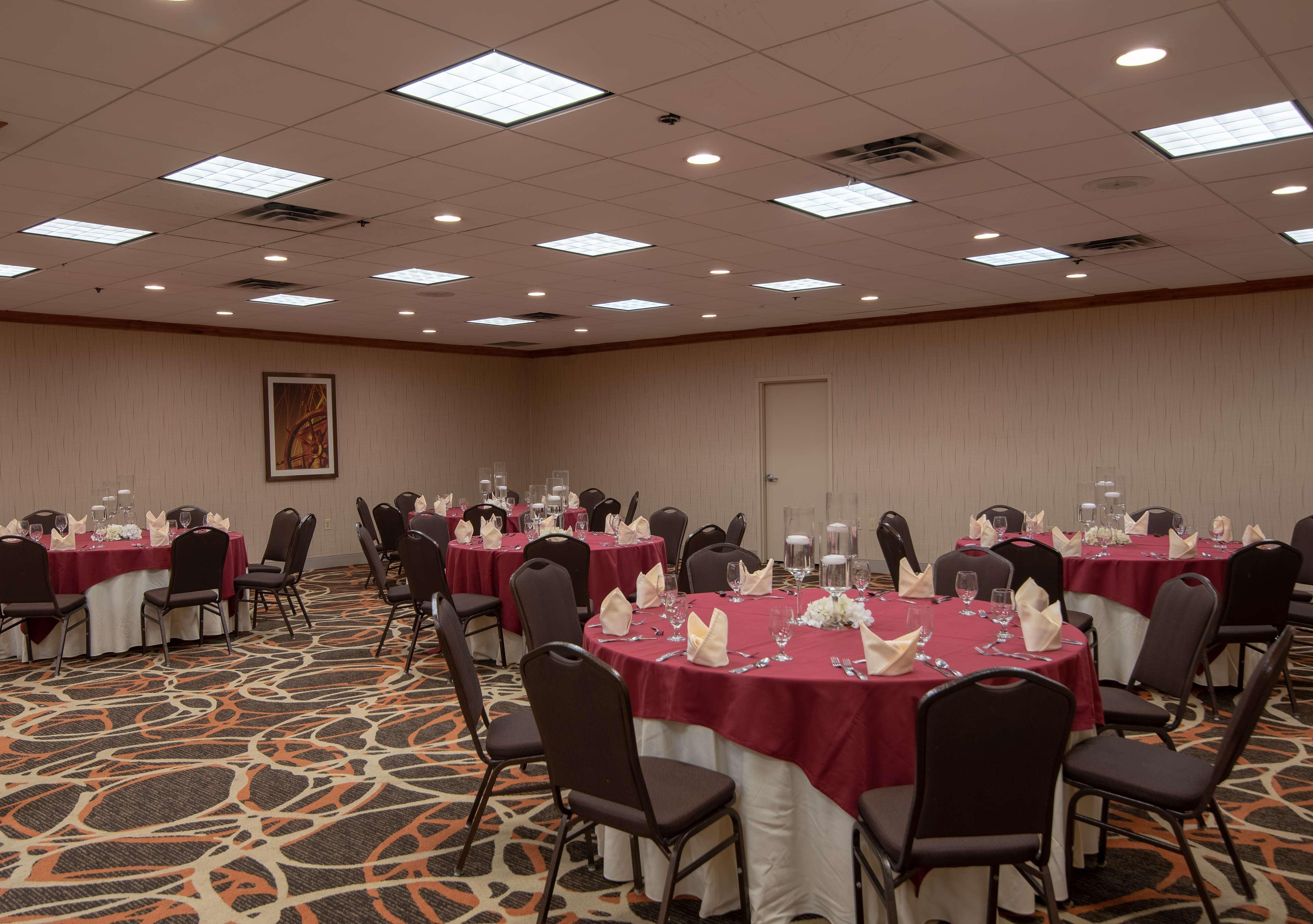 Doubletree By Hilton Norfolk Airport Hotel Exterior foto
