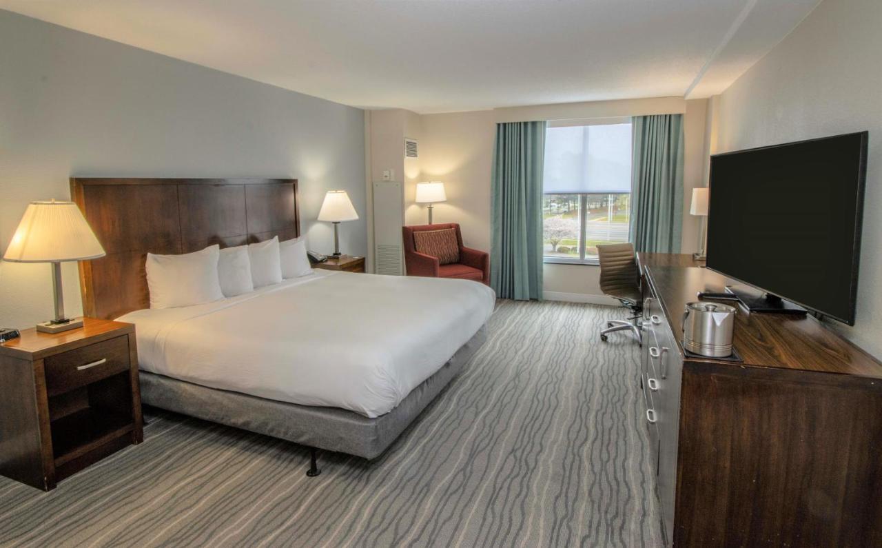 Doubletree By Hilton Norfolk Airport Hotel Exterior foto
