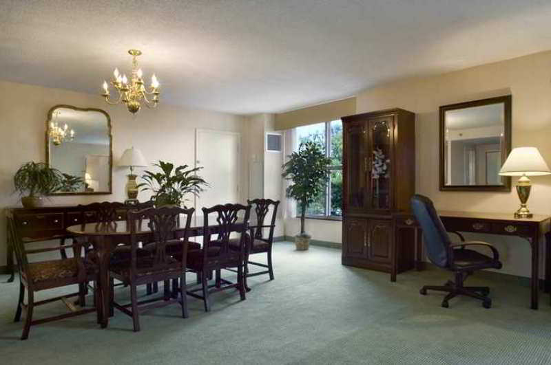 Doubletree By Hilton Norfolk Airport Hotel Exterior foto